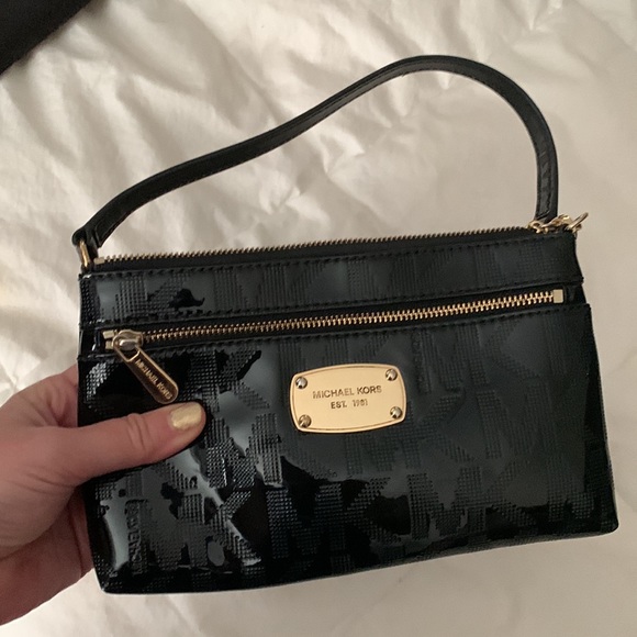 Michael Kors black patten purse - Picture 4 of 7